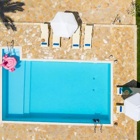 Marina Mare Villa Akharavi